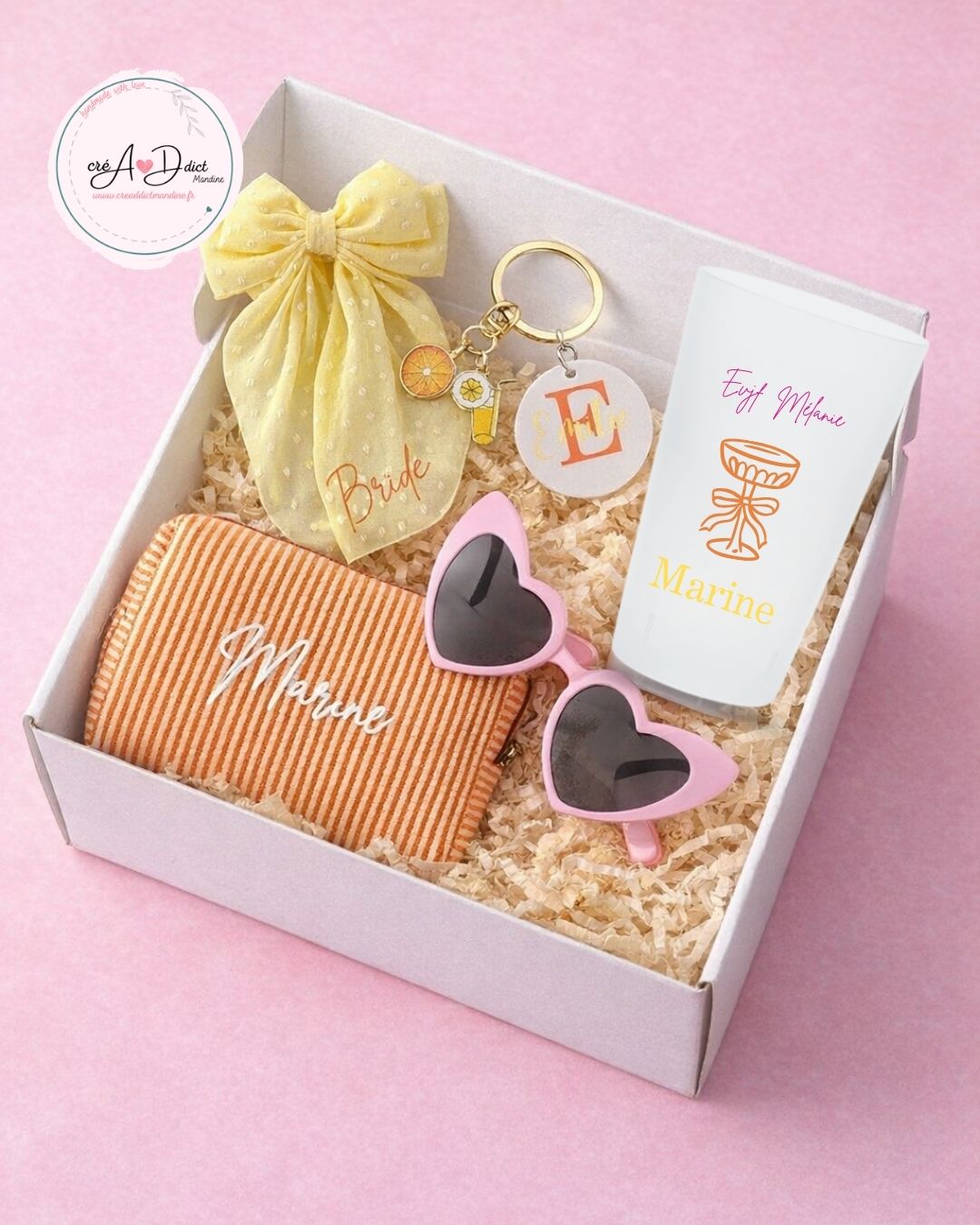 Box cadeau personnalisée EVJF thème Sunset party coloré orange et fuchsia avec accessoires