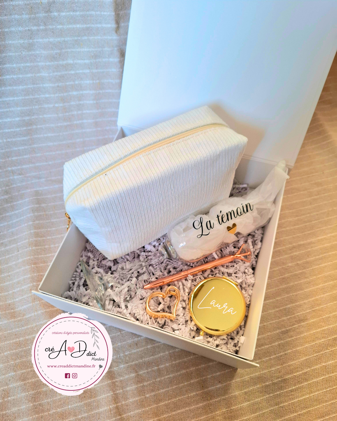 Contenu de la box témoin personnalisée miroir et stylo diamant or rose