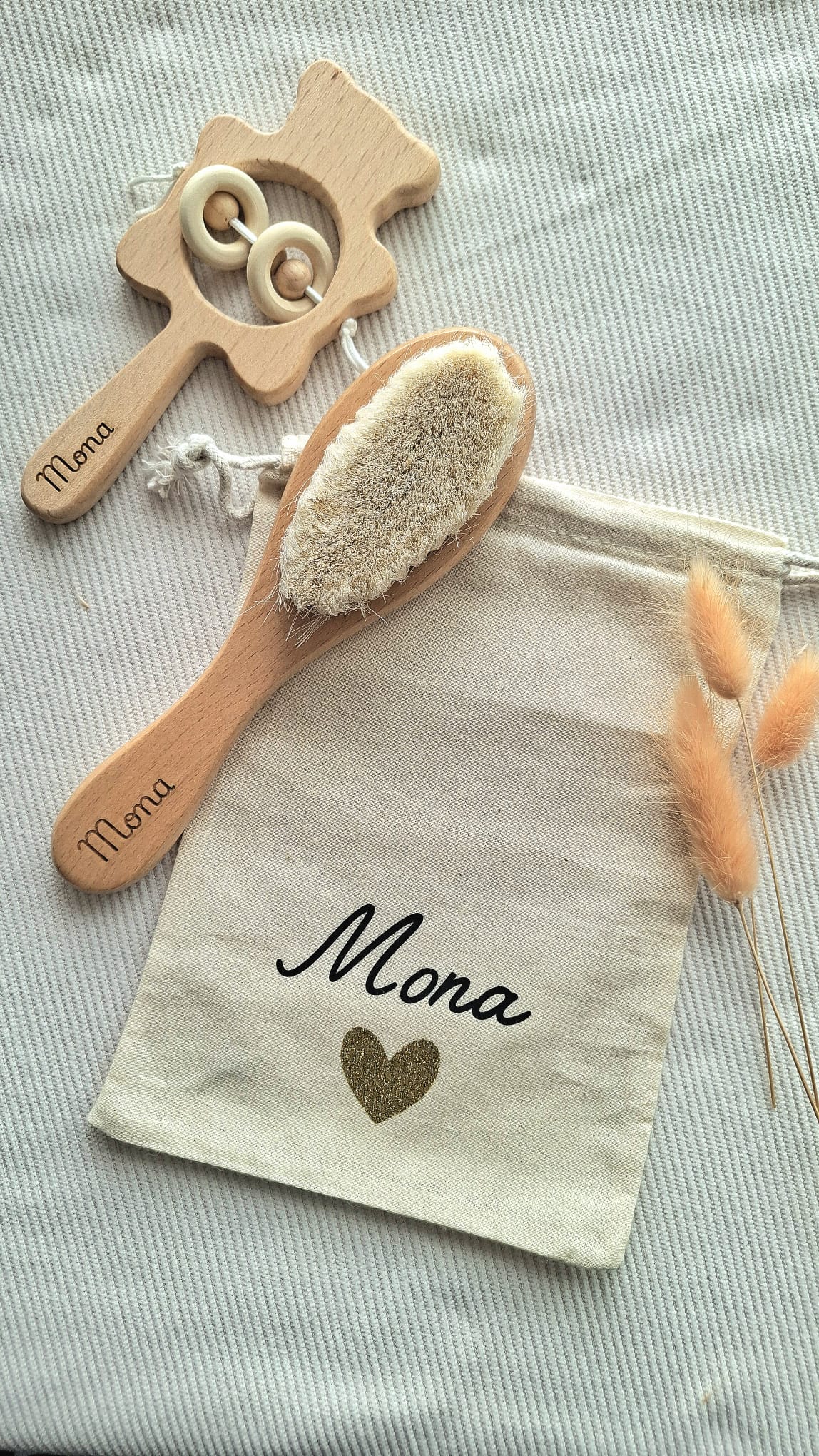 Coffret cadeau bébé personnalisé avec accessoires assortis